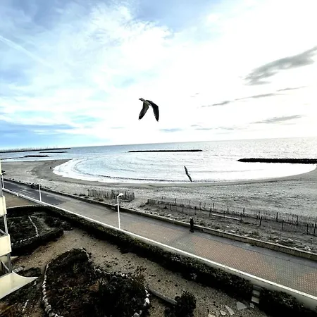 Le Pied Dans Leau - Seafront With Air Conditioning! *